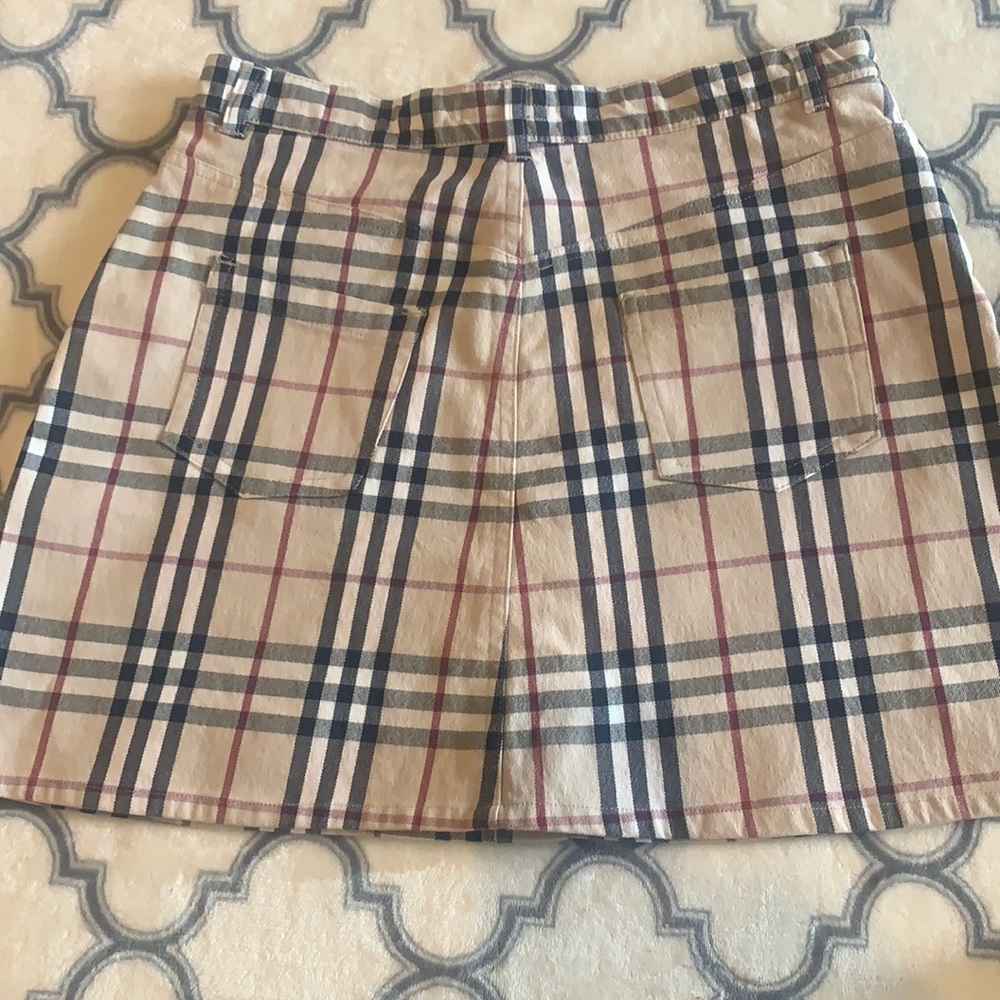 Burberry mini skirt